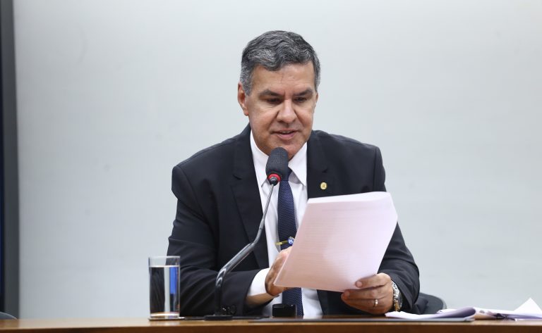 Projeto proíbe compra de alimentos ultraprocessados pelo governo, com exceção para festas – Notícias