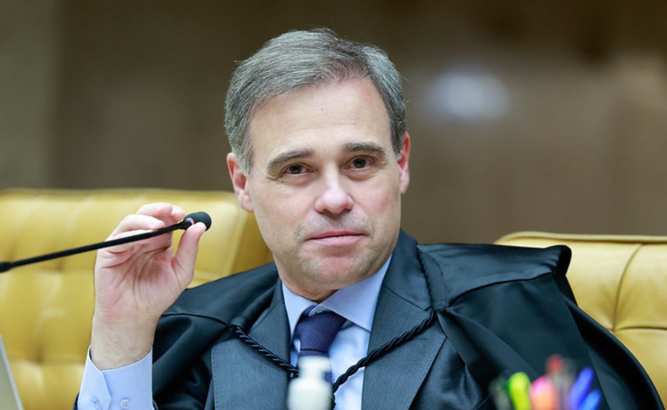 André Mendonça libera mais de 600 documentos sigilosos à defesa de Vorcaro