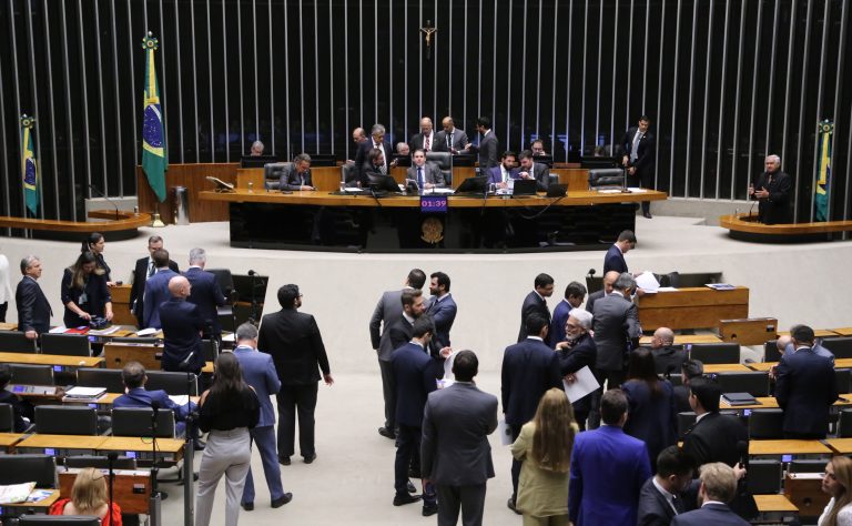 Câmara rejeita mudança emendas feitas pelo Senado na MP do seguro-defeso; acompanhe – Notícias