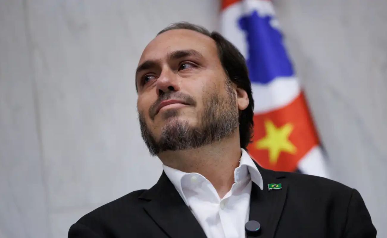 Carlos relembra que bancada do PT votou contra MP para combater fraudes no INSS