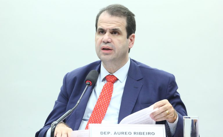 Comissão aprova proibição de ligações telefônicas por robôs – Notícias