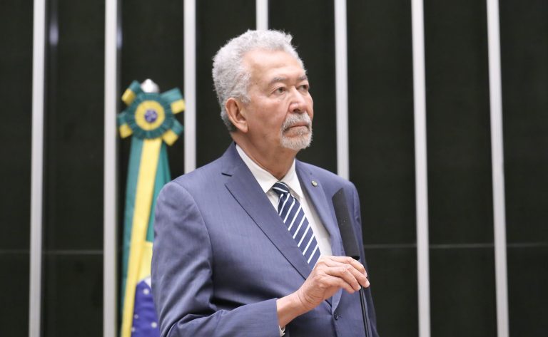 Comissão aprova projeto que obriga bancos a oferecer meio de pagamento em conta-salário – Notícias