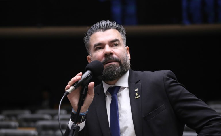 Comissão da Câmara aprova punição para presos que posarem para fotos dentro de presídios – Notícias