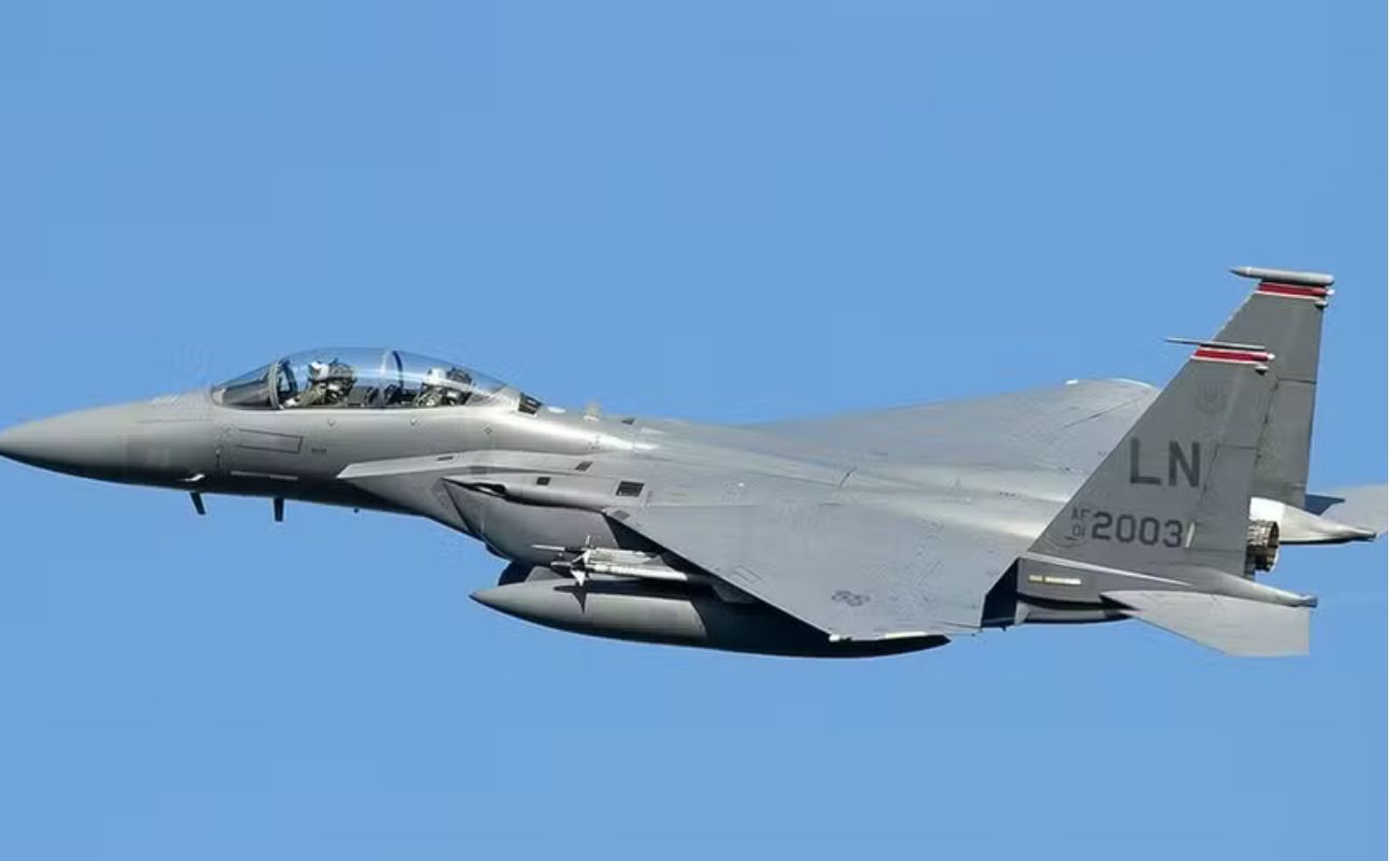 EUA e Irã buscam piloto americano desaparecido após abate de caça F-15