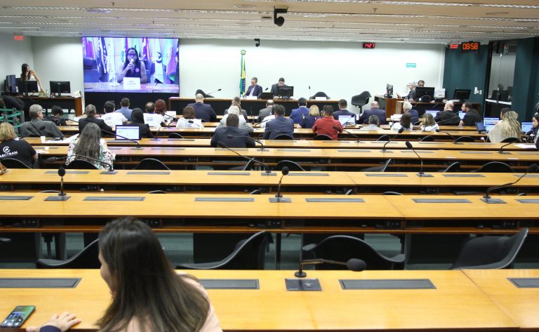 Especialistas sugerem permissão para jovens de 16 anos dirigirem com supervisão – Notícias