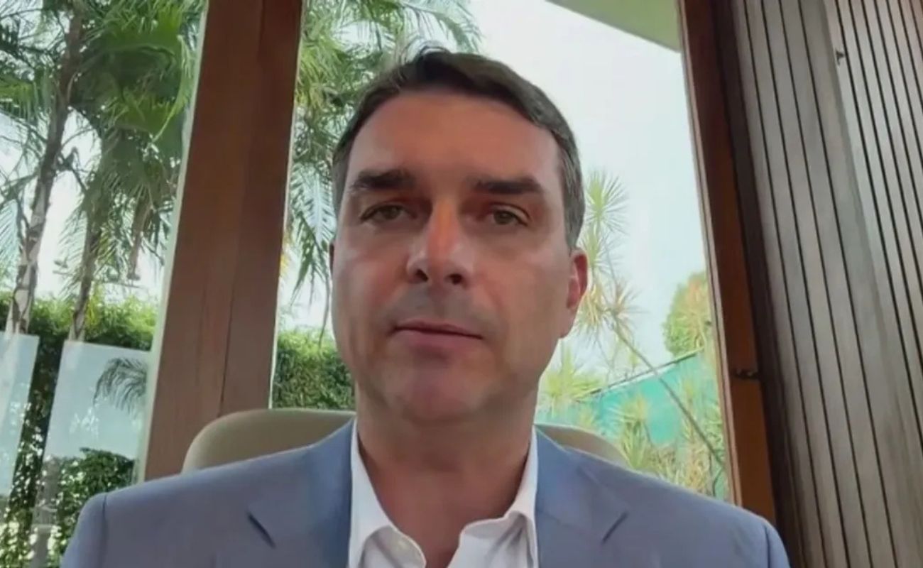 Flávio critica alto custo de vida no Brasil