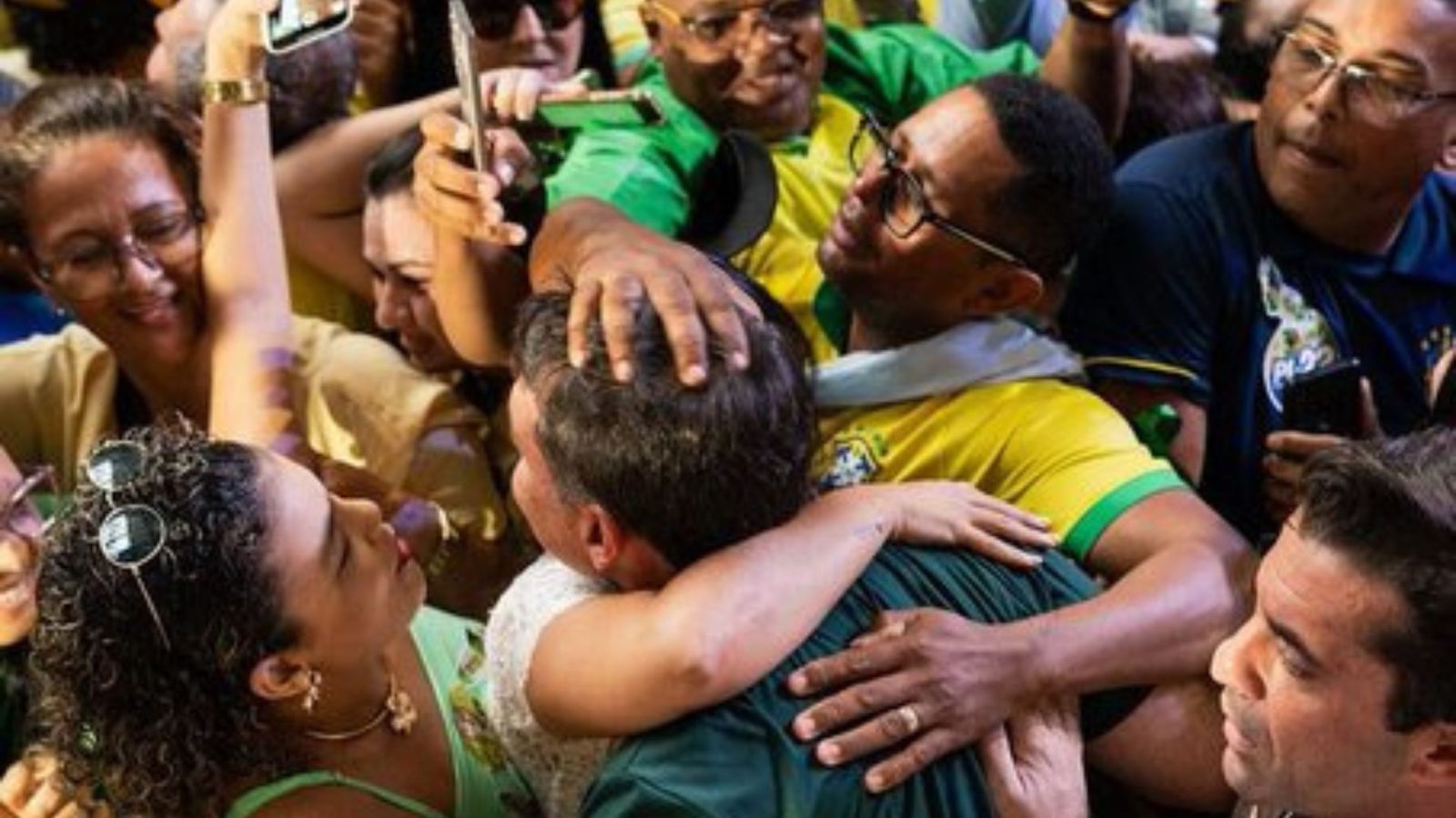 Flávio pede união na direita após troca de farpas entre Nikolas Ferreira e Jair Renan