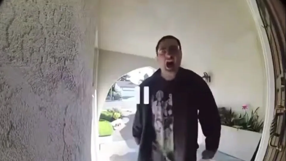 Invasor exige “Onde está a sua filha?” antes de atacar dono de casa; veja