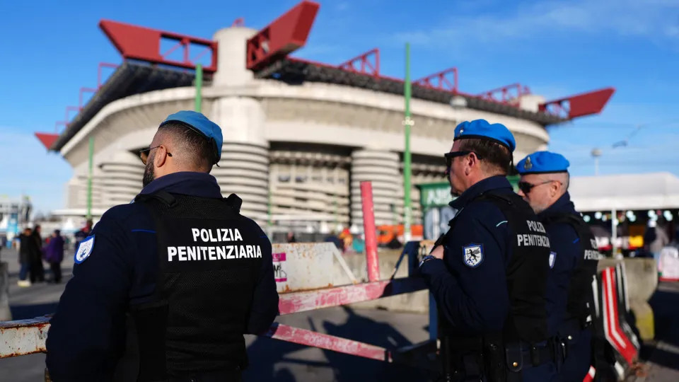 Jogadores do AC Milan e Inter são investigados por favores sexuais
