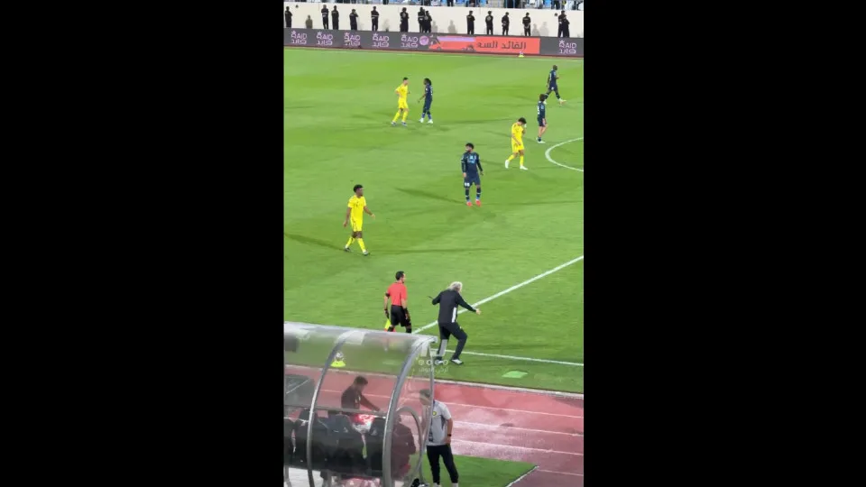 Jorge Jesus dá “show” à beira do campo e dancinha viraliza na web; veja