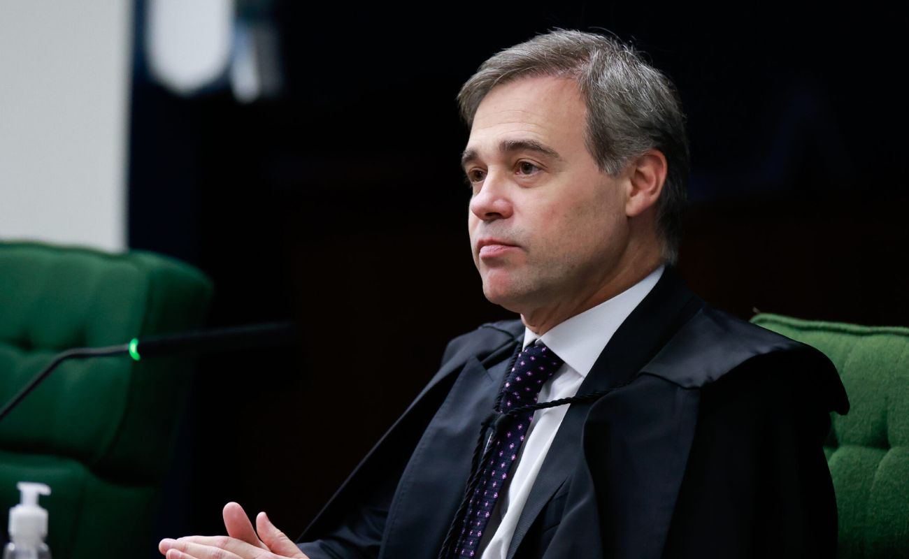 Pela segunda vez em pouco mais de um mês, avião com Mendonça do STF sofre falha