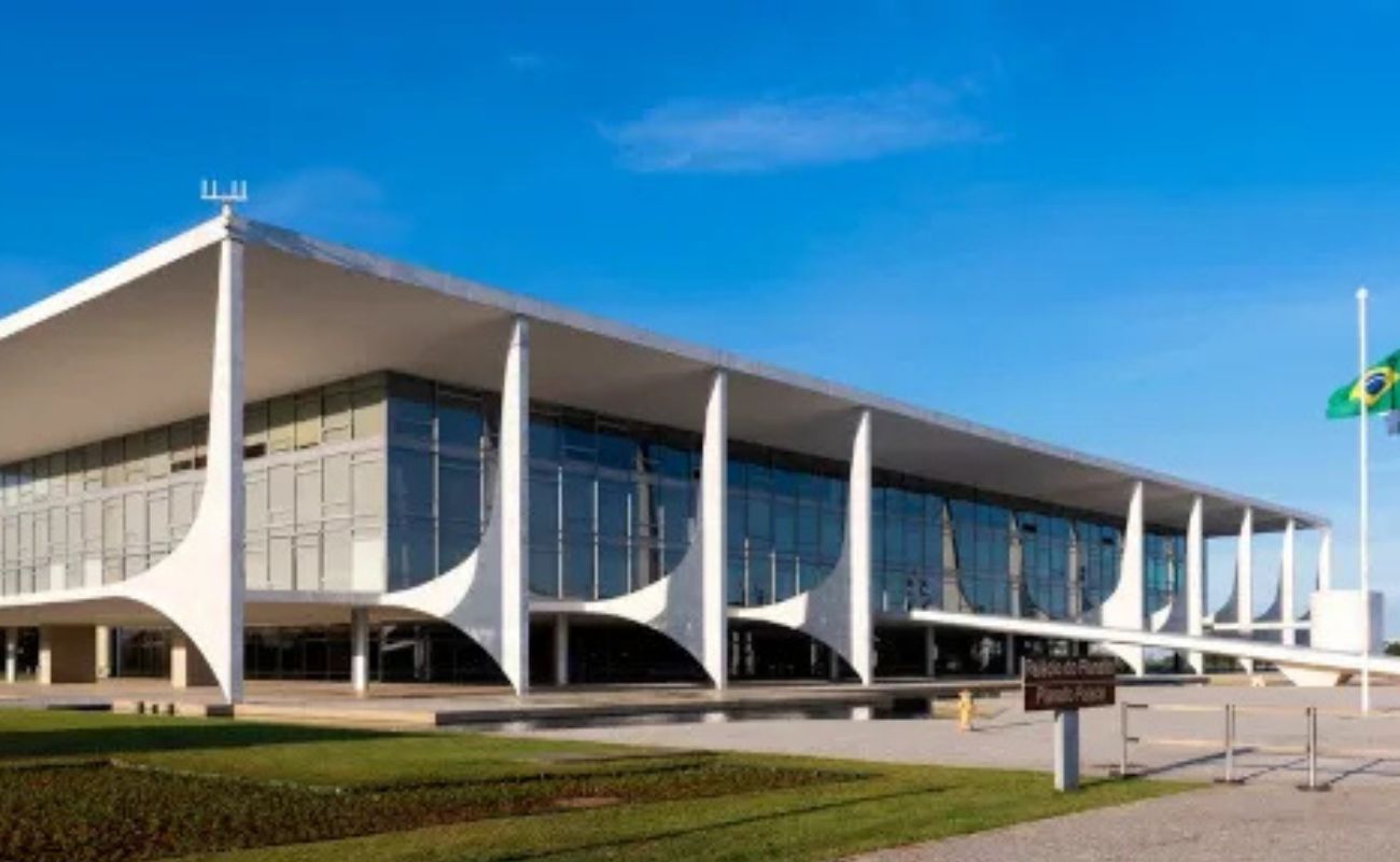 Planalto reúne juristas e estudam acionar STF contra rejeição no Senado
