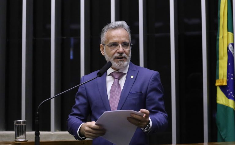 Projeto fixa prazo de 48 horas para fornecedor reembolsar o consumidor que cancela compra – Notícias