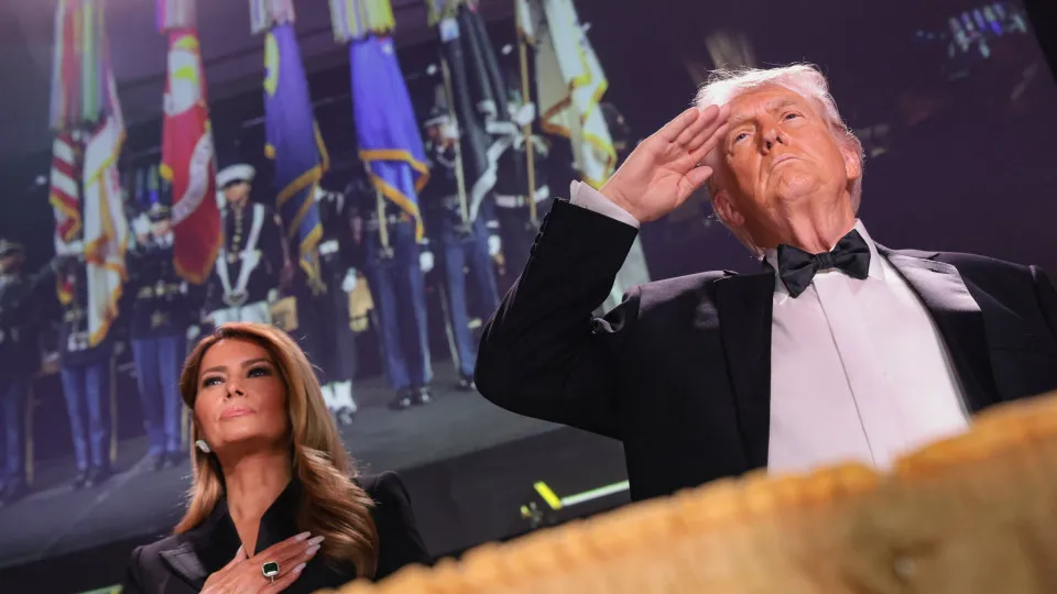 Trump é retirado de jantar de gala após homem abrir fogo