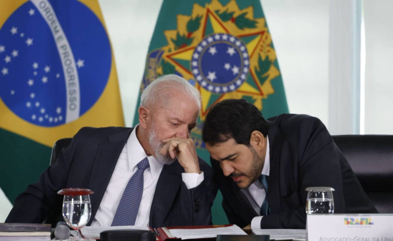 Após rejeição no Senado, Lula insiste em indicar Jorge Messias para o STF