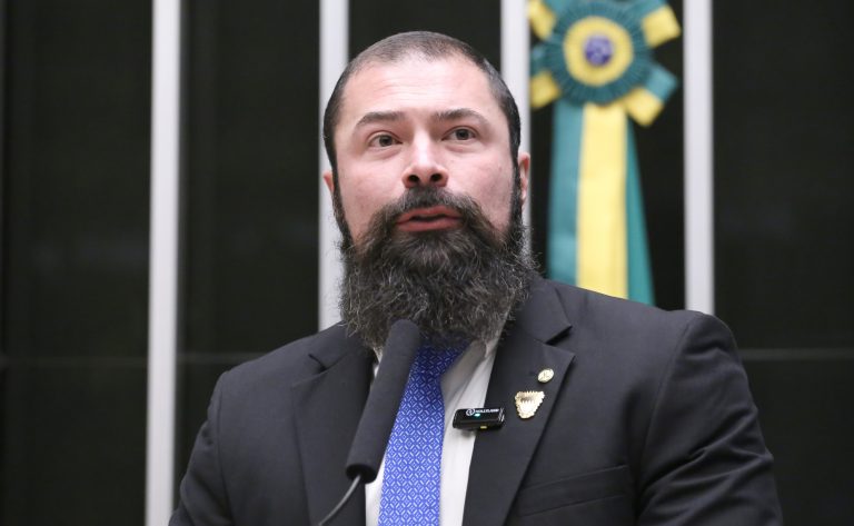 Comissão aprova uso de recursos do fundo de segurança pública para defesa jurídica de policiais – Notícias