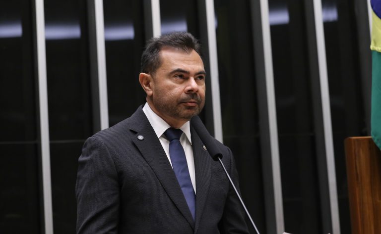 Comissão debate estratégias de escolas públicas do Ceará para ampliar acesso ao ensino superior – Notícias