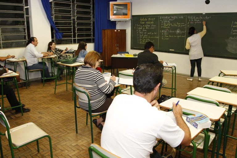 Comissão debate políticas públicas de educação de jovens e adultos; participe – Notícias