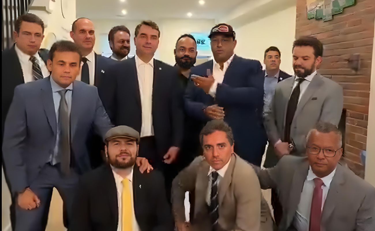 Em Washington, Flávio Bolsonaro exalta apoiadores e influênciadores nas redes sociais