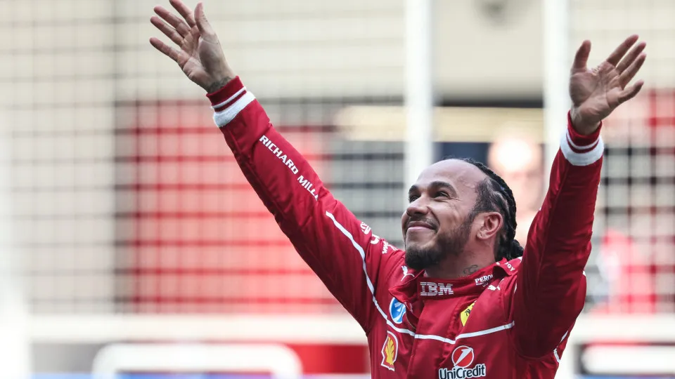‘Estão tentando me aposentar mas eu nem penso nisso’, diz Lewis Hamilton