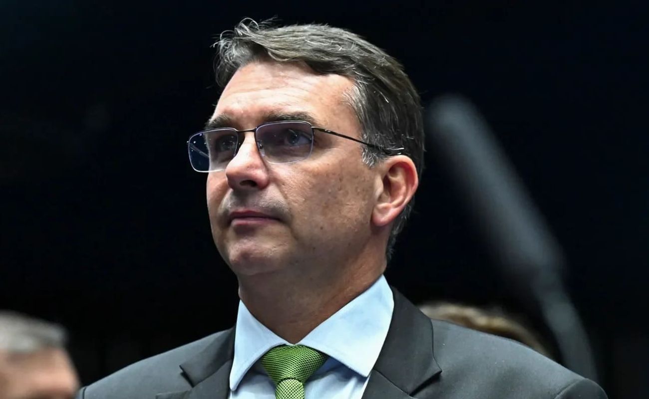 Flávio explica repasse de Vorcaro para filme sobre Bolsonaro