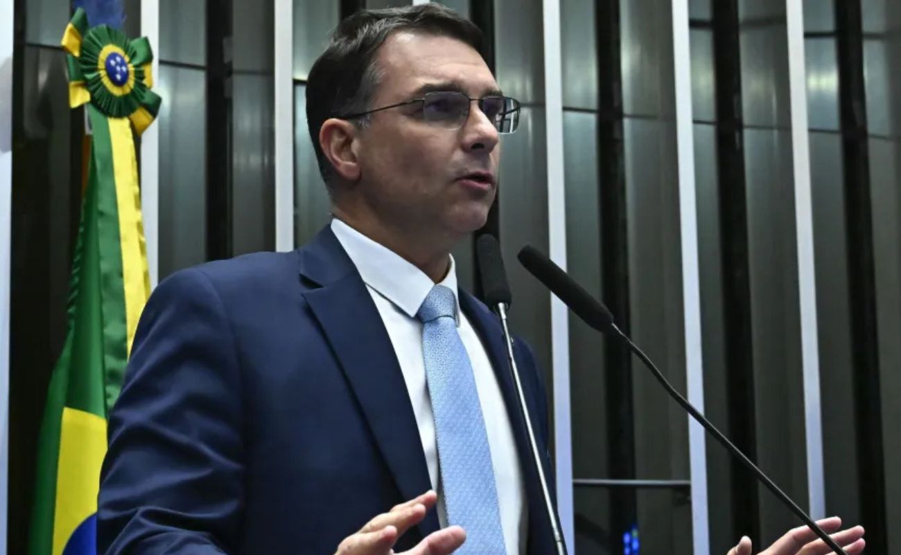 Flávio promete pautar PEC para baixar maioridade penal em casos de estupro