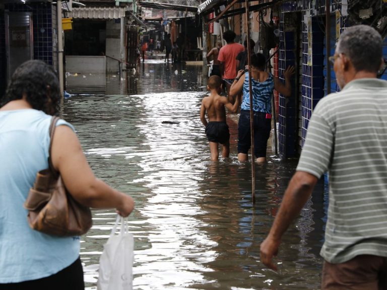 Projeto cria política nacional de saúde mental para atingidos por desastres climáticos – Notícias
