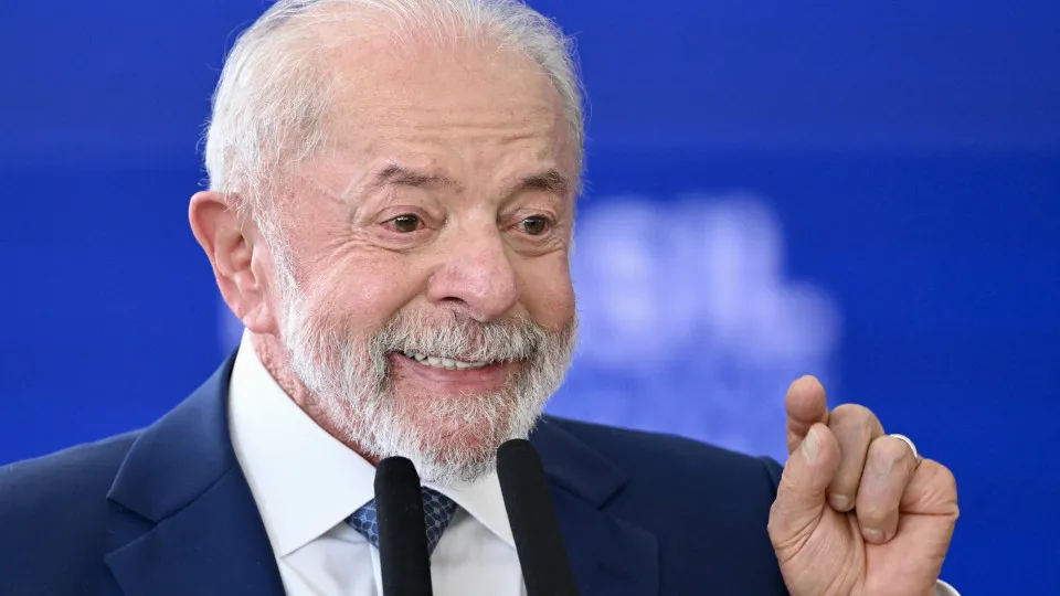 Lula tenta neutralizar ataque de Flávio Bolsonaro ao chamar CV e PCC de terroristas