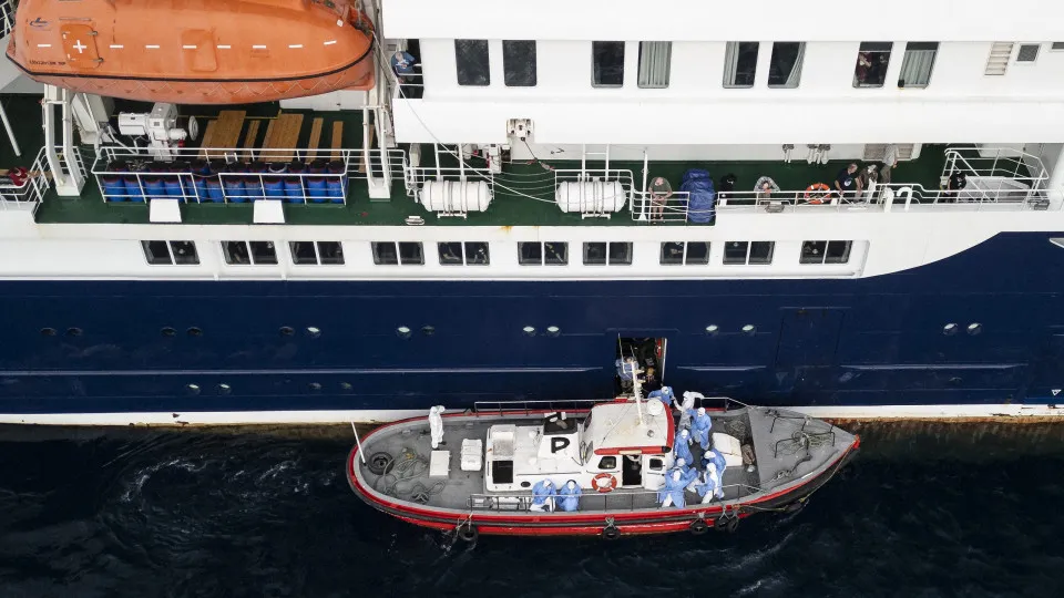 Navio atingido por hantavírus voltará a navegar em junho após desinfecção