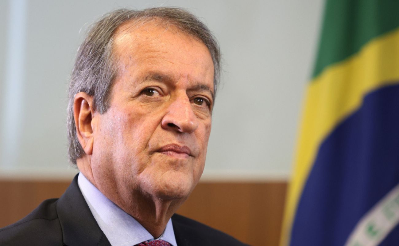 Valdemar Costa Neto rebate distorções e mantém total apoio à candidatura de Flávio Bolsonaro