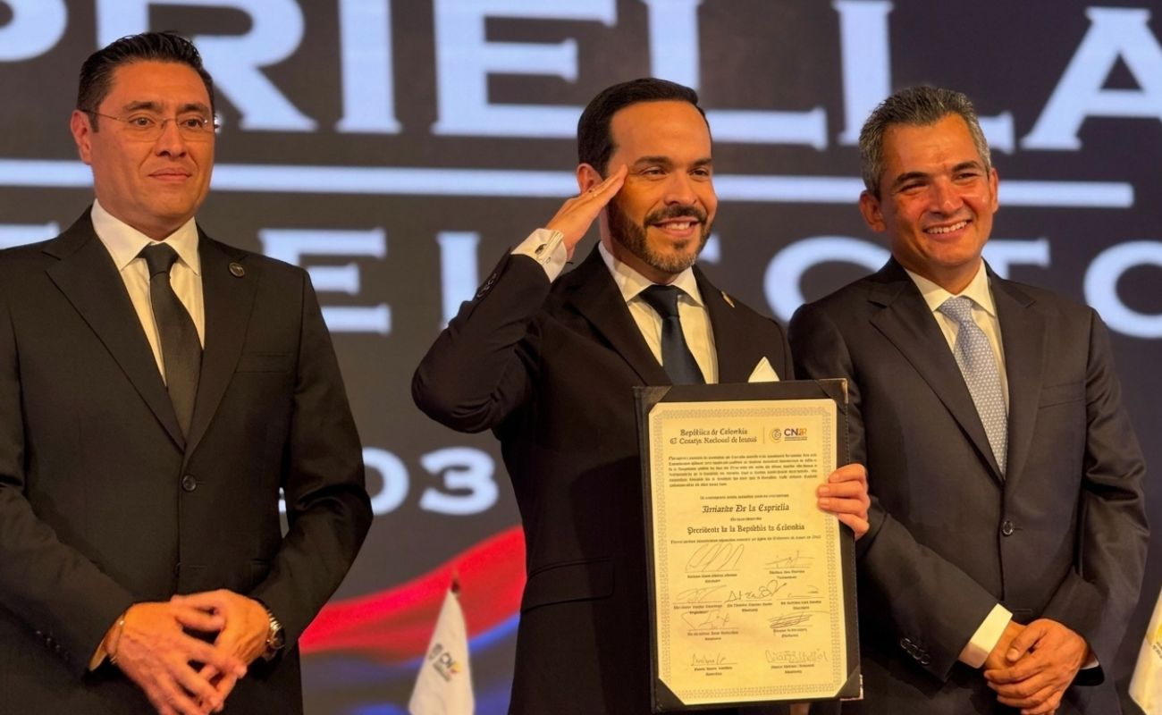 Abelardo De La Espriella recebe credencial oficial e é confirmado como presidente eleito da Colômbia
