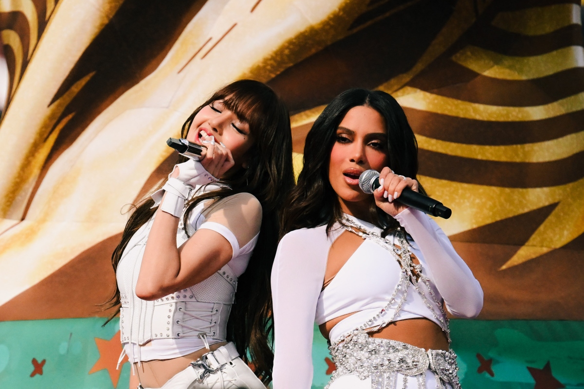 Anitta brilha na abertura da Copa e exalta a música brasileira