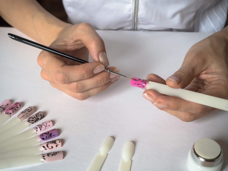 Comissão aprova projeto que reconhece profissão de designer de unhas – Notícias
