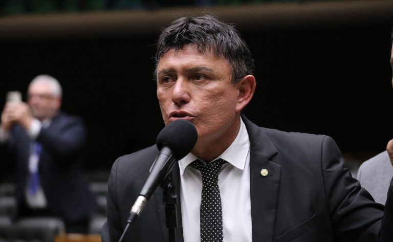 Comissão aprova proposta que permite a técnico industrial emitir documento para registro de imóvel – Notícias
