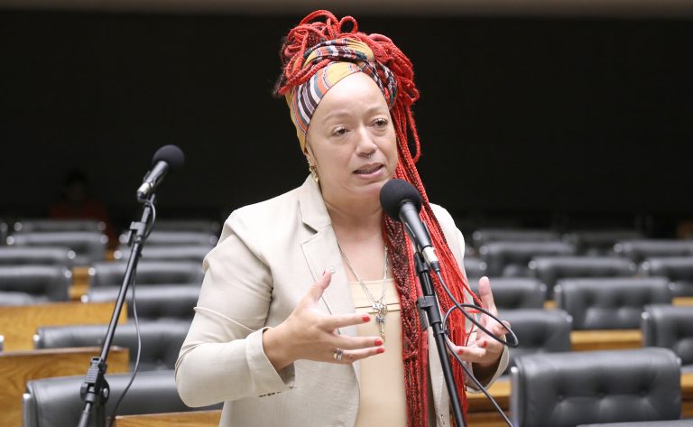 Comissão aprova punição a organizadores de eventos esportivos por omissão contra discriminação – Notícias