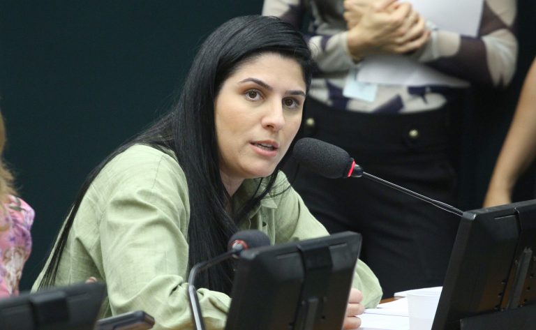 Comissão aprova punição para quem expõe crianças e adolescentes a violência doméstica – Notícias