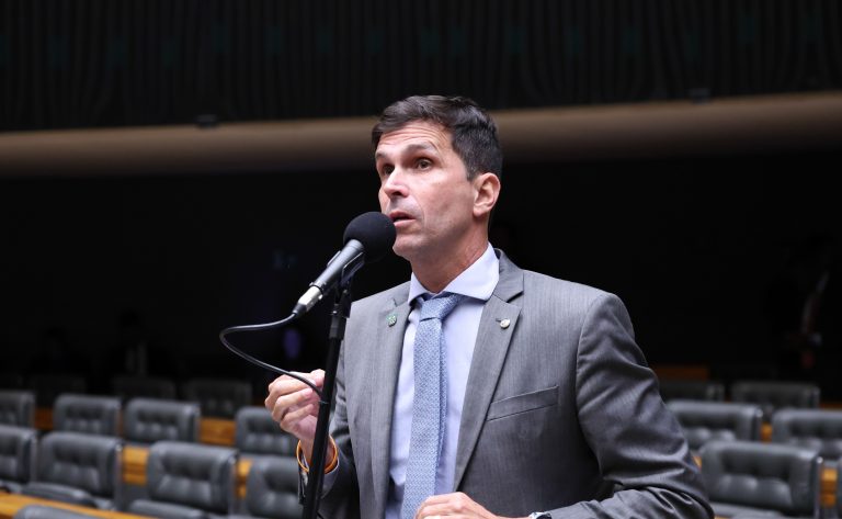 Comissão aprova regras nacionais de segurança para escolas de natação infantil – Notícias