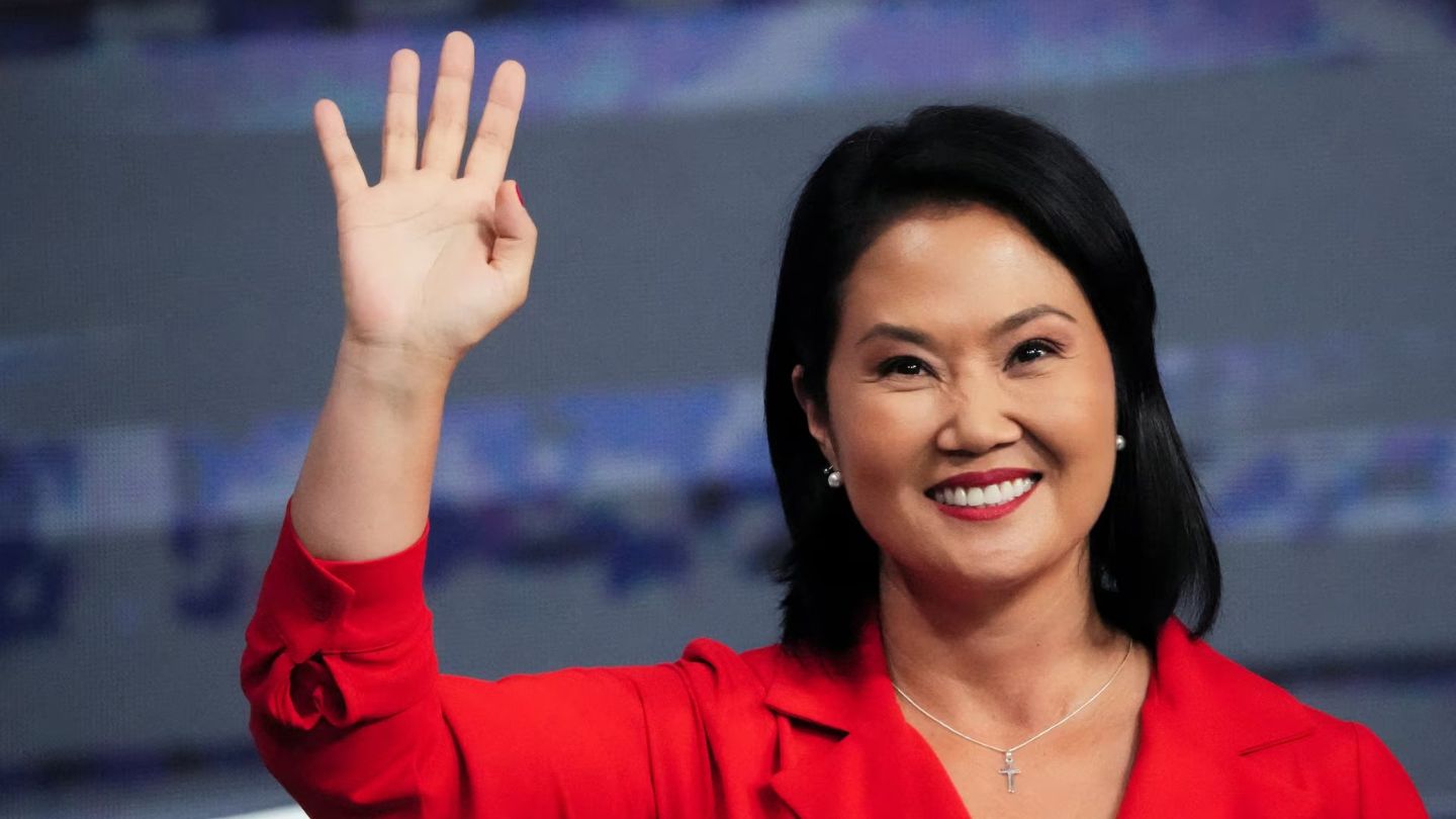 Eleições no Peru seguem indefinidas: Sánchez lidera por margem mínima, mas Fujimori pode virar