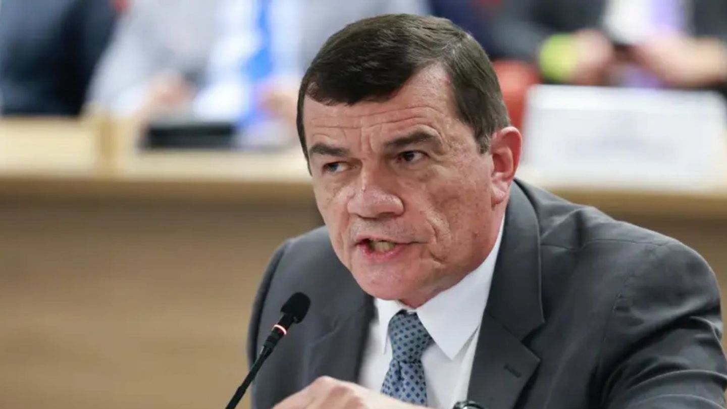 Ex-Ministro da Defesa vai fazer o Enem 2026 após autorização de Moraes