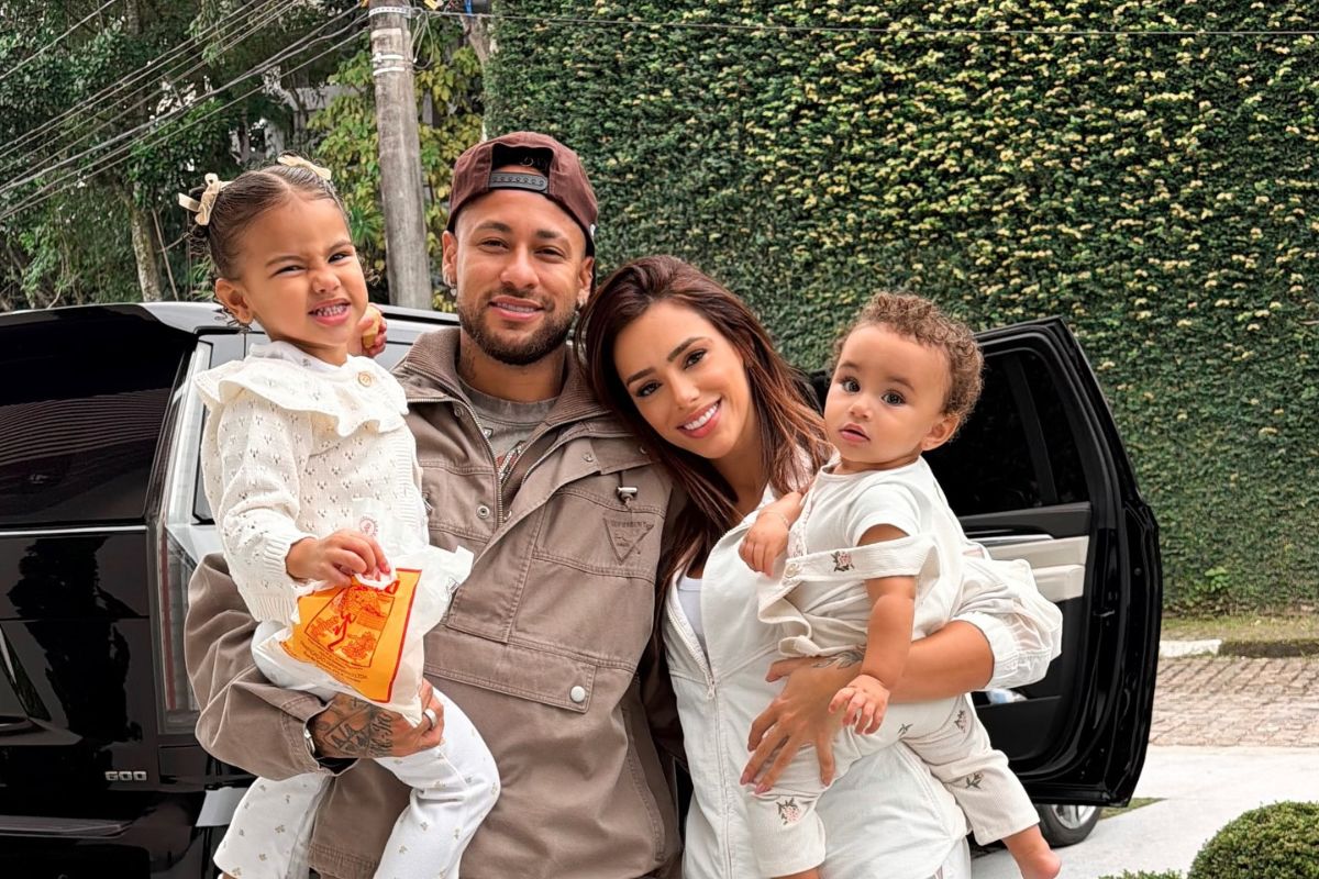 Filhas de Neymar usam detalhe fofo no look para o jogo do Brasil