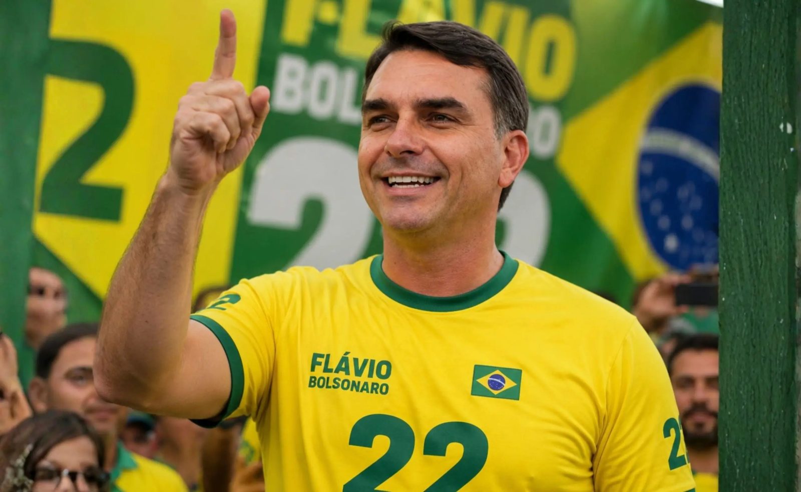 Flávio Bolsonaro lidera 2º turno em SP com 47% contra 44% de Lula