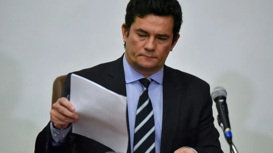 Moro reage a Gleisi e diz que projeto político vai ‘bloquear as pretensões do PT’ no PR
