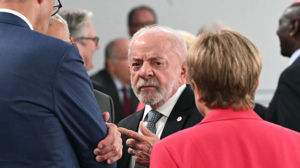 ‘Não se metam nas eleições do Brasil’, diz Lula em reação a Trump