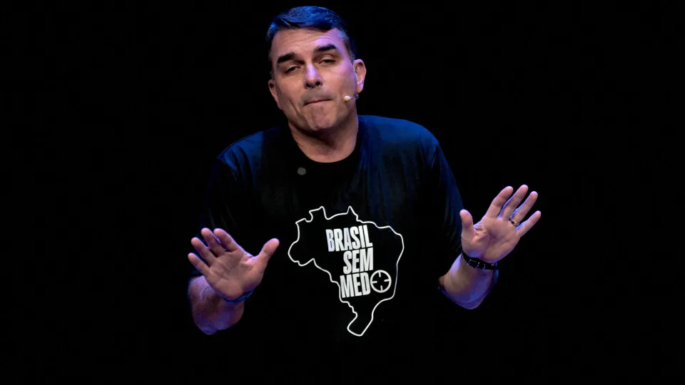 ‘Neymar é craque’, diz Flávio Bolsonaro em resposta a comentário de Lula