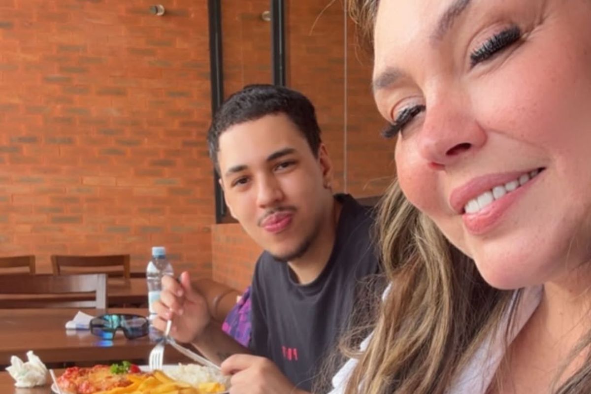 Simony se declara para o filho em aniversário: ‘Feliz vida’