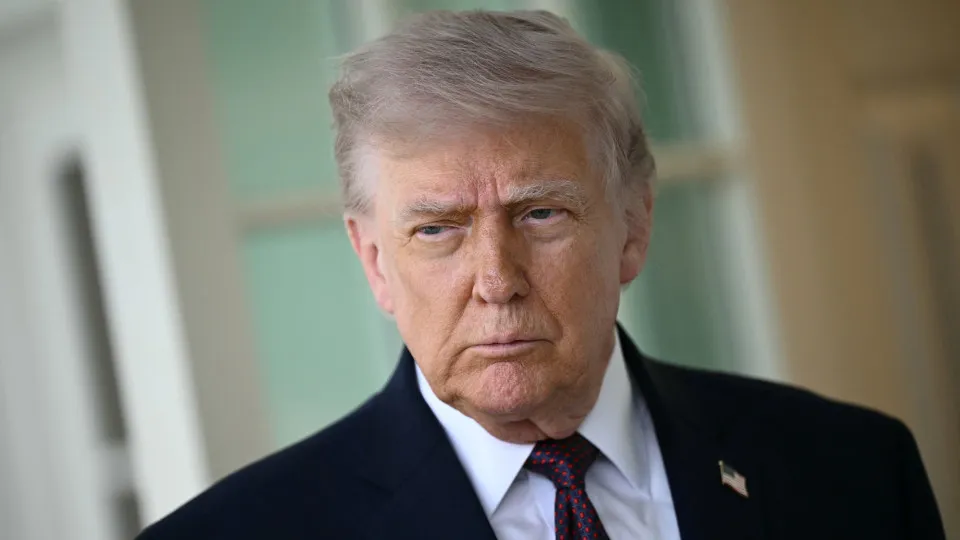 Trump diz que acordo com Irã está finalizado e cancela novos ataques