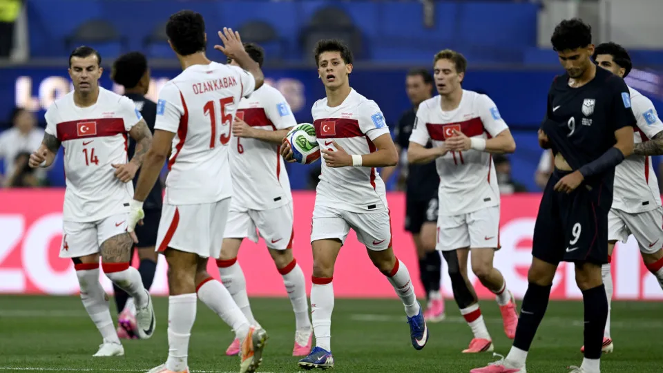 Turquia vence EUA com gol no fim em jogão que ‘não valia nada’ na Copa