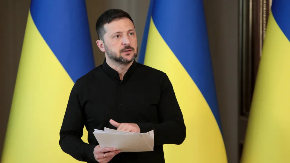 Zelensky propõe encontro e um “cessar-fogo” em carta aberta a Putin