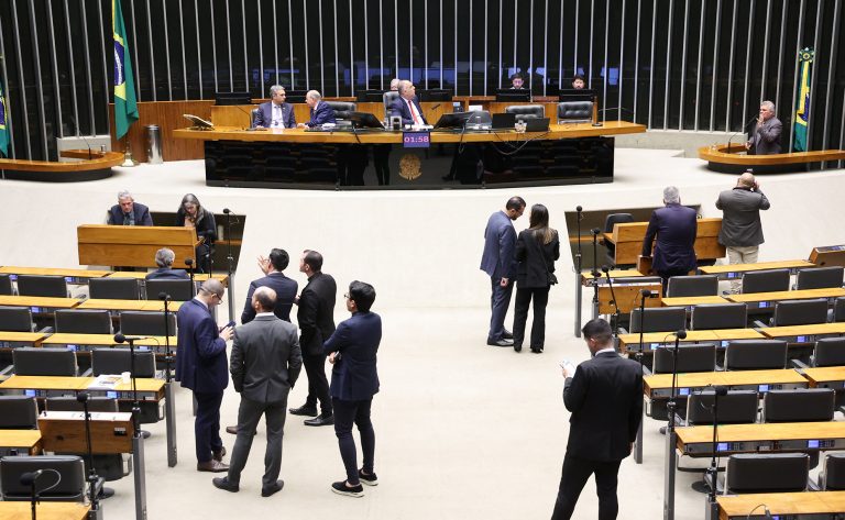 Câmara aprova regime de urgência para dois projetos de lei; acompanhe – Notícias