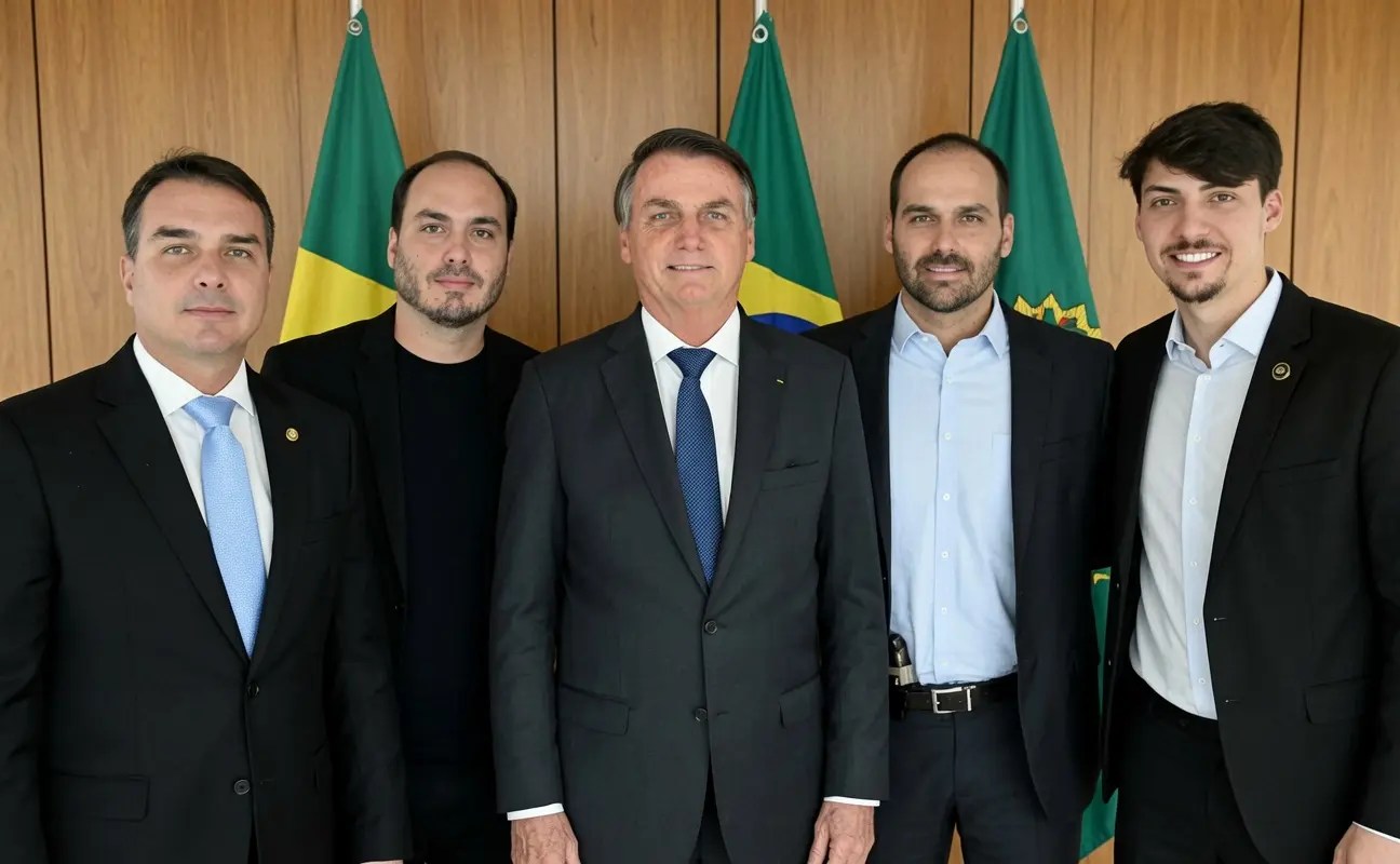 Coerência ideológica: A trajetória de quase 40 anos da família Bolsonaro sob as mesmas bandeiras